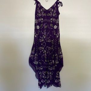 Hand colored, made in Turkey summer dress. Reaches ankle for 5.2. Wire twice